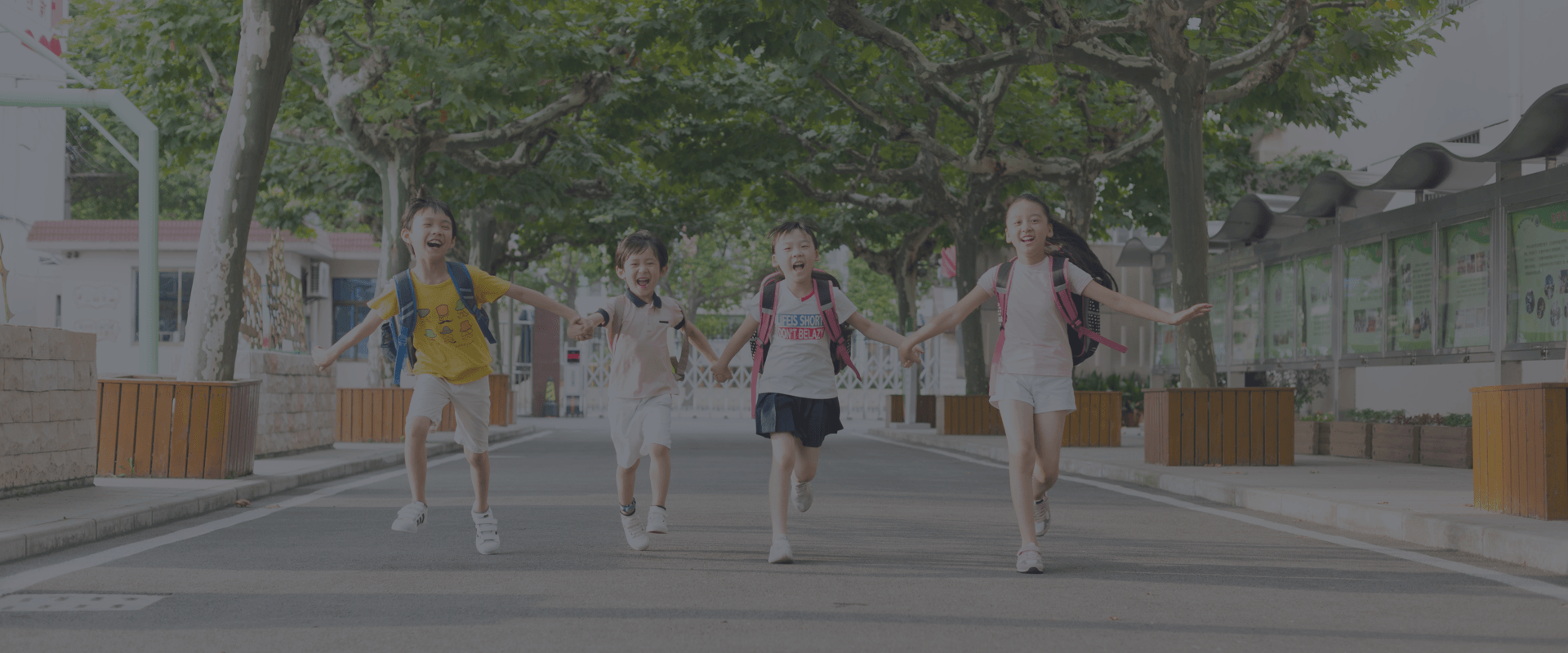 插槽x8插槽高清网站赋能智慧校园，以“人脸识别技术”提升校园安全及信息化管理能力，实现师生考勤、出入口门禁、宿舍归寝管理等，让校园更安全、更智能