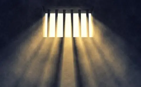 爱的声音,希望的线索:亲情电话为监狱犯人带来新的开始