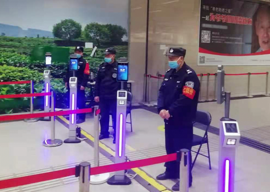 刷脸测温扫码一气呵成,郑州火车站投入16台健康码人证核验测温终端
